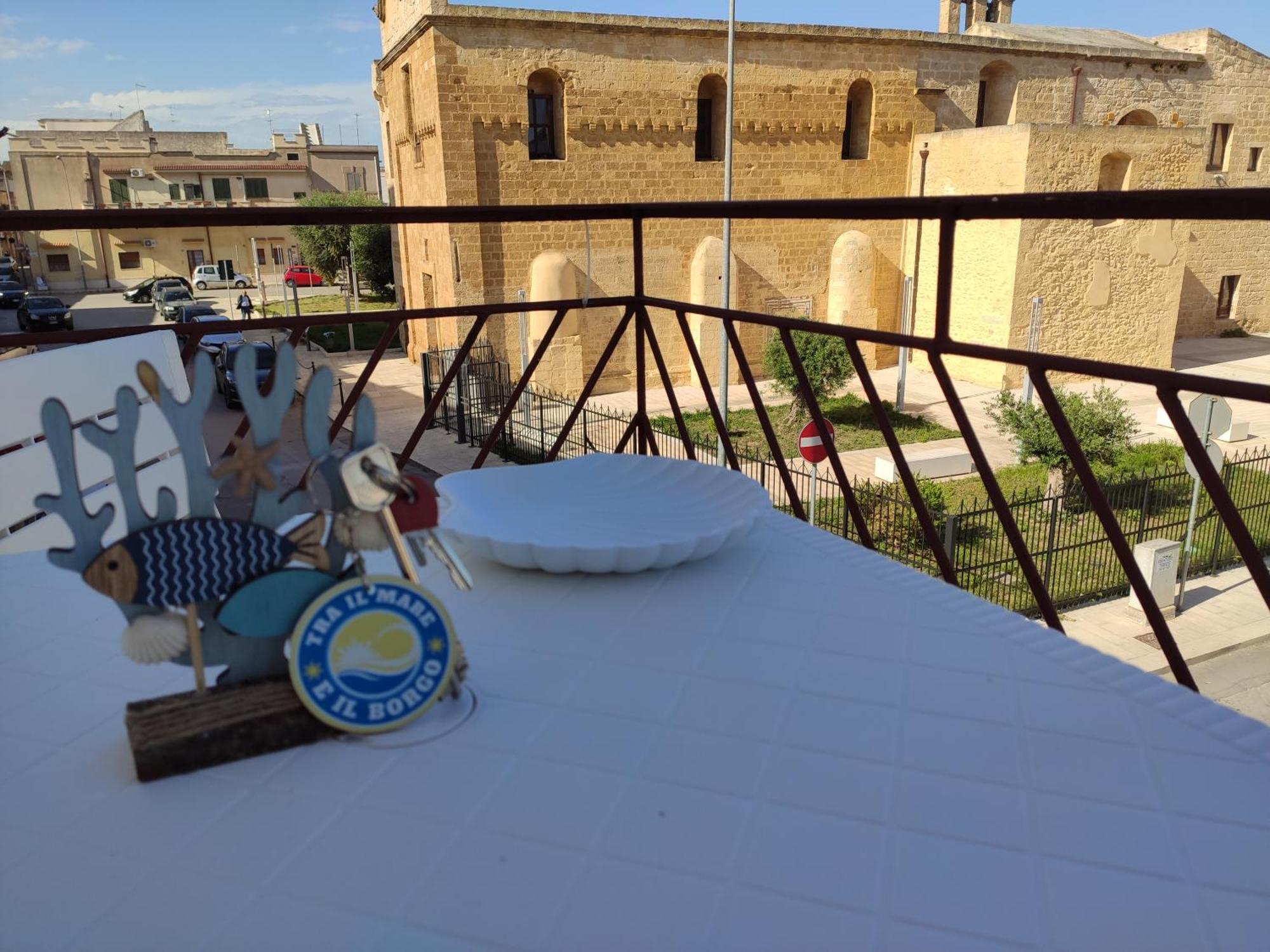 Tra Il Mare E Il Borgo - Pulsano Apartment Exterior foto
